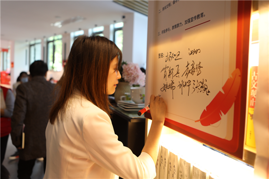 7C51F105-B2BE-4b6a-8546-16142C79119E